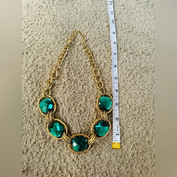 Vintage Gold-Tone Chunky Statement Necklace with Teal/Emerald Faceted Stones - Picture 5 of 7